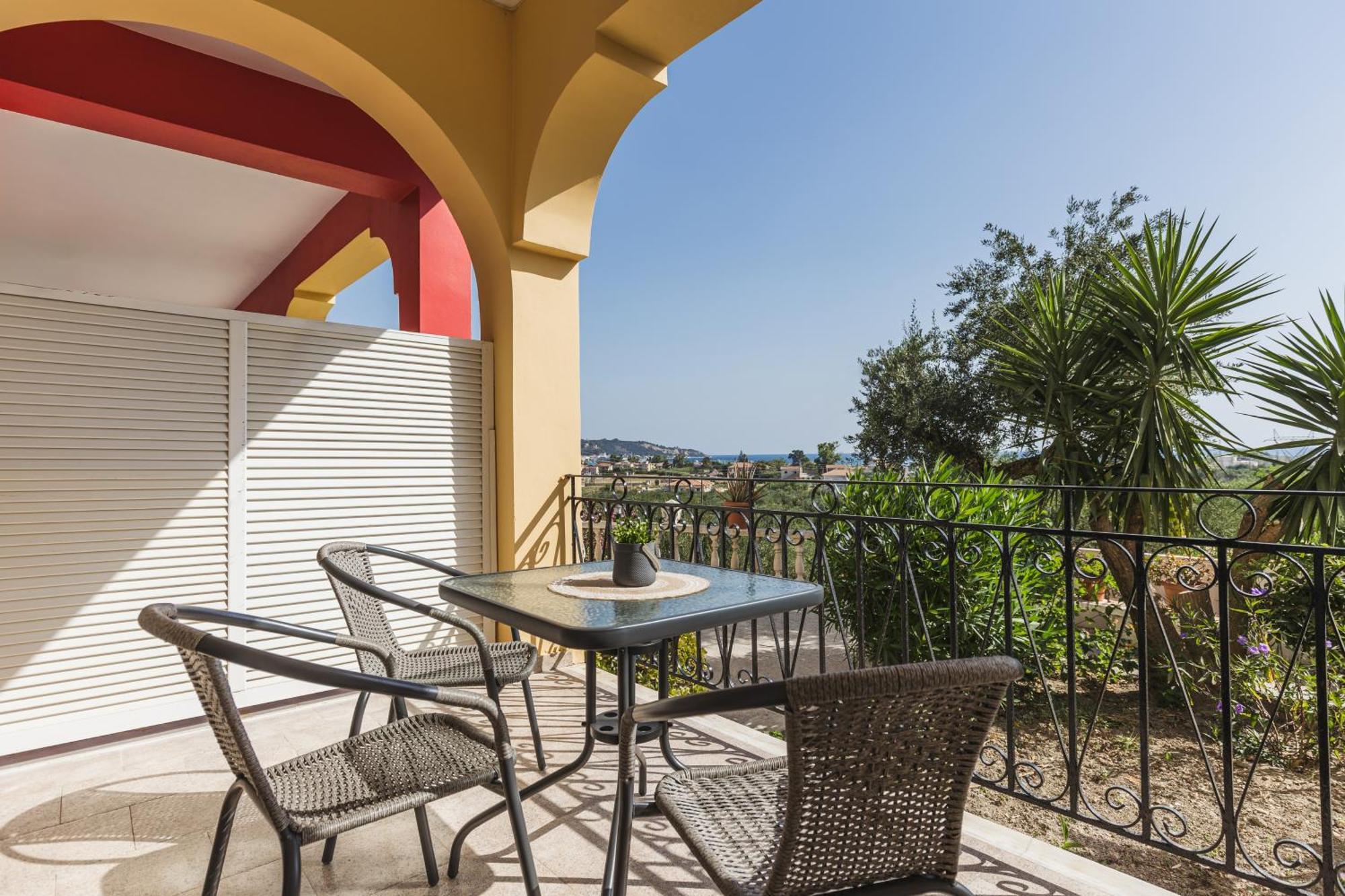 P Koklas Apartments Kota Zakynthos Bagian luar foto