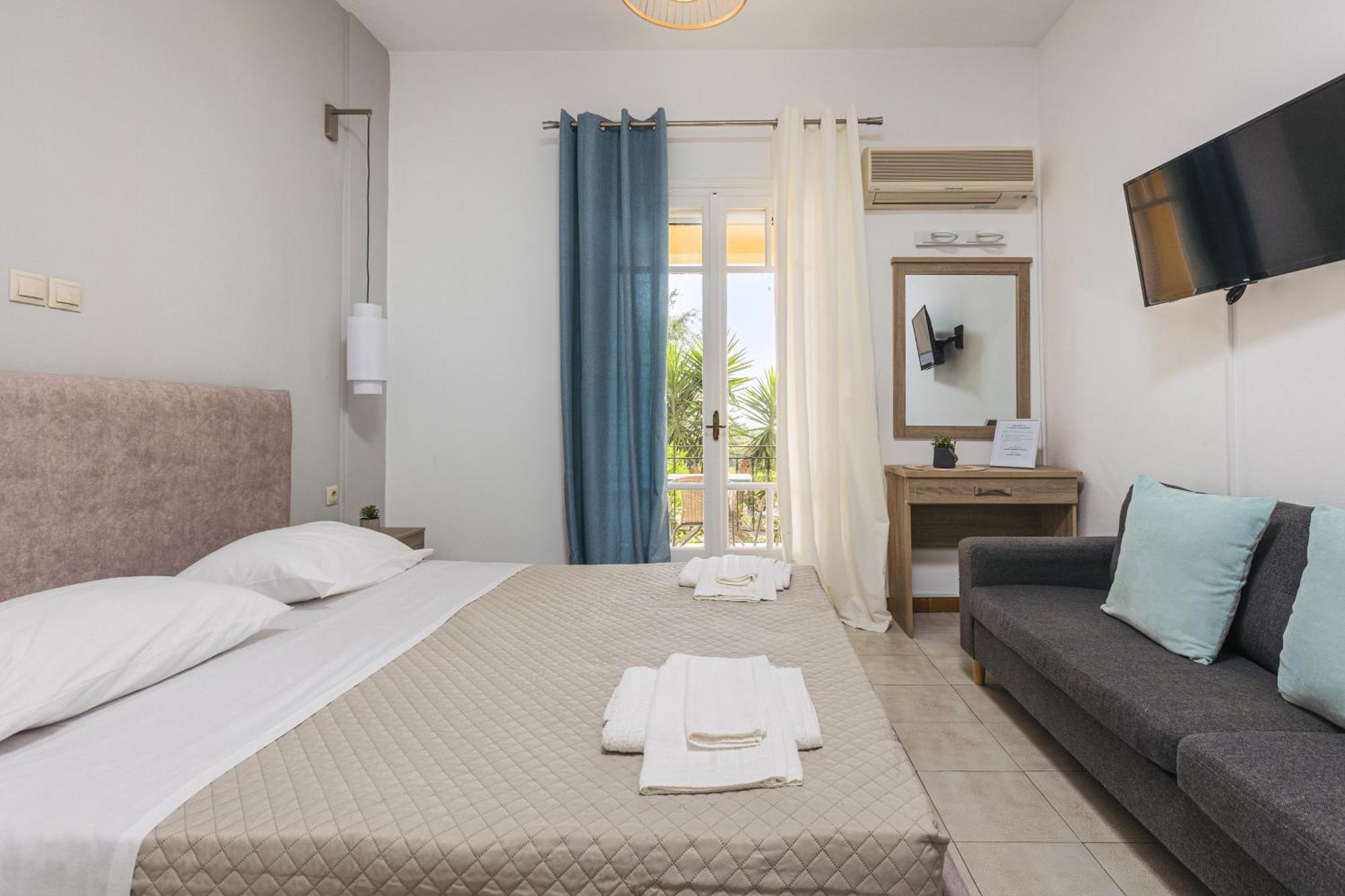 P Koklas Apartments Kota Zakynthos Bagian luar foto